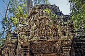 Ta Prohm temple - west gallery of the 3rd enclosure, detail of the corner pavillon 